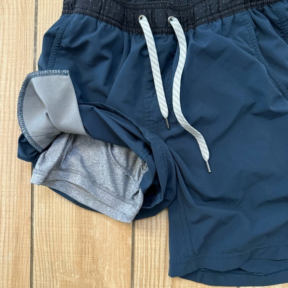 Vuori Mens Kore Short 7” in Indigo Blue Sz. SMALL - Picture 6 of 7